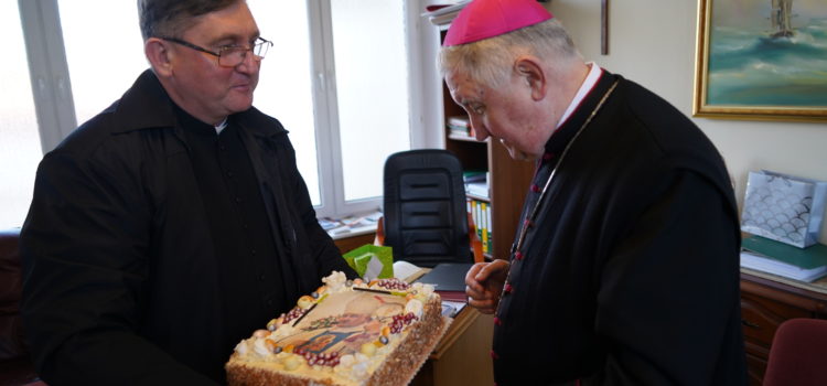 Biskup Romuald Kamiński kończy 65 lat